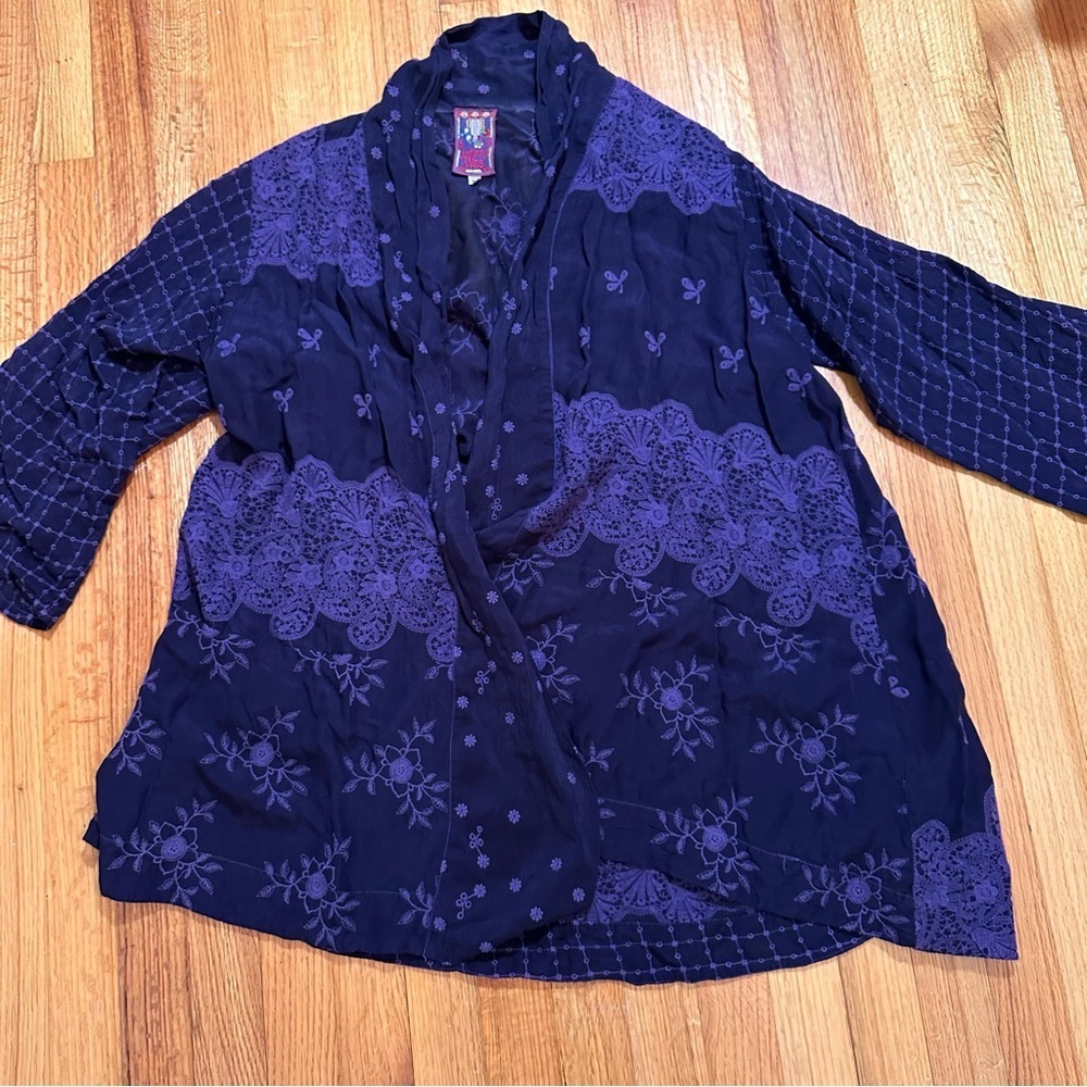 Johnny Was blue embroidered kimono. Size M (A2)